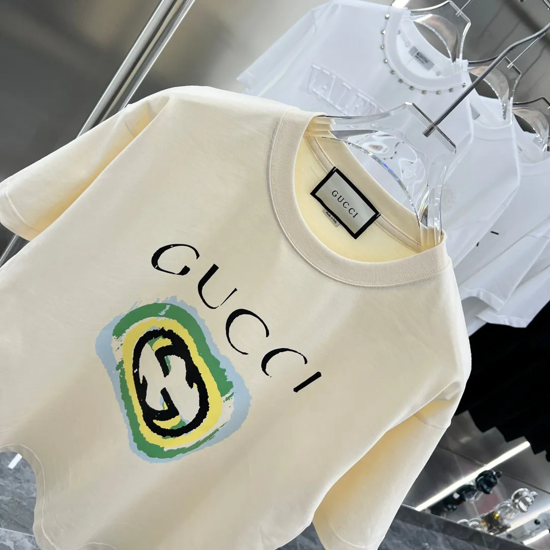 GUCCI 2025春夏新品Tシャツ 米白 個性プリント - 画像 (4)