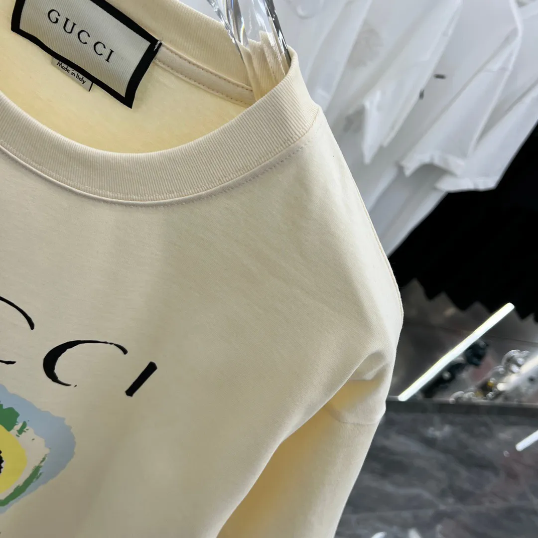GUCCI 2025春夏新品Tシャツ 米白 個性プリント - 画像 (6)