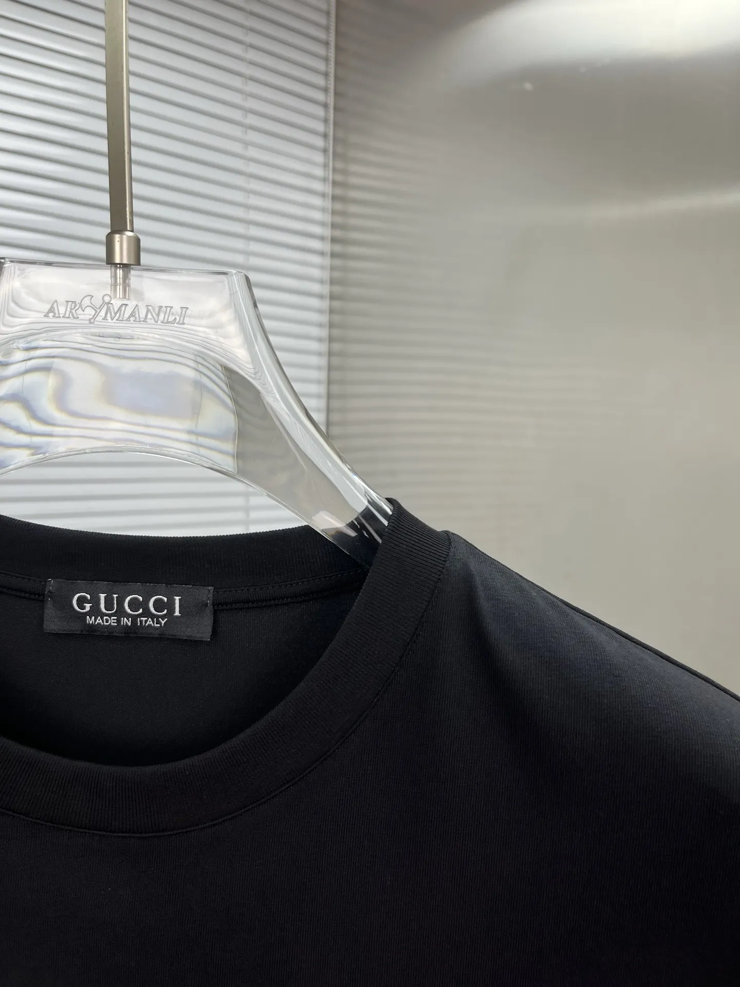 GUCCI 2025春夏新款黒色ラウンドネックTシャツ - 画像 (6)