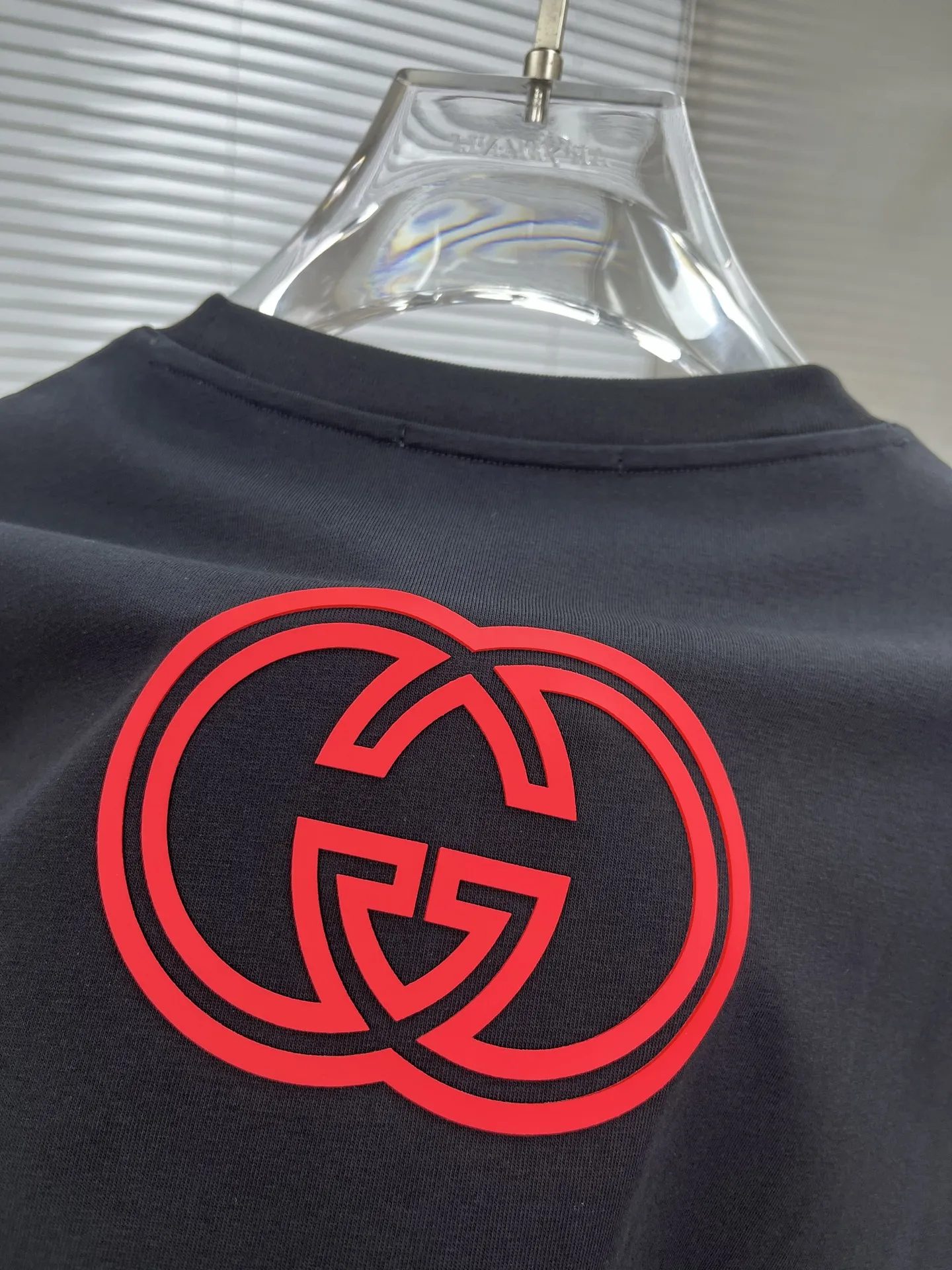 GUCCI 2025春夏新款黒色ラウンドネックTシャツ - 画像 (9)