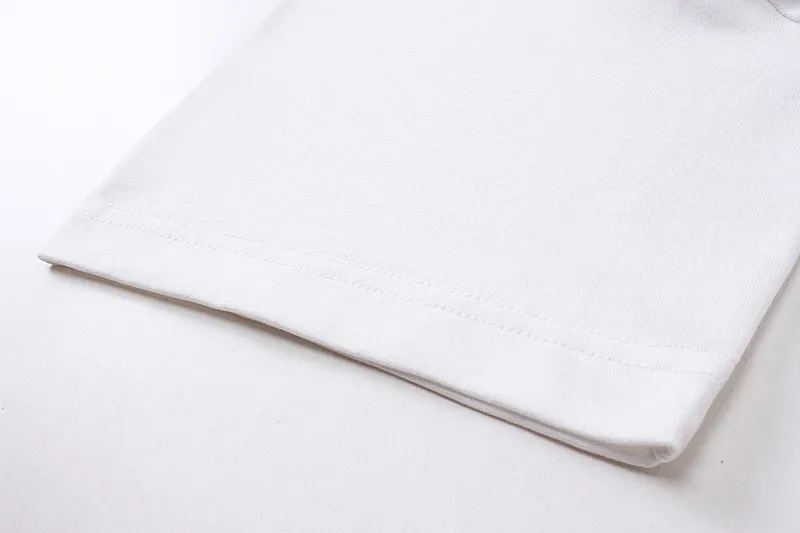 GUCCI 2024年春夏 オフホワイト クラシックプリントTシャツ - 画像 (8)