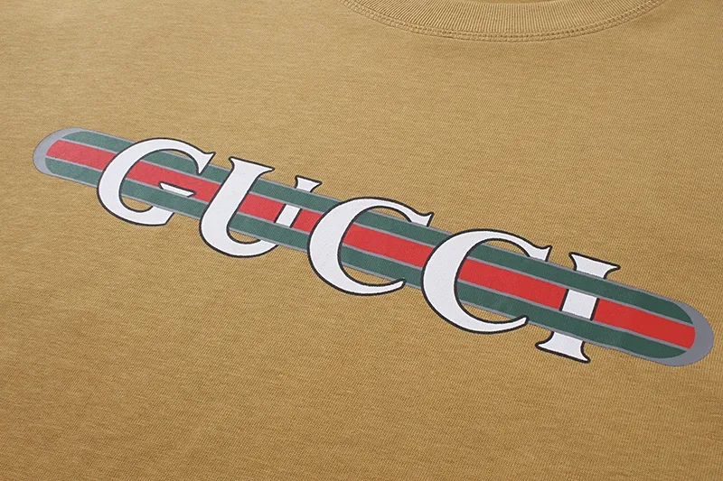 GUCCI 2024春夏 カーキ クラシックプリントTシャツ - 画像 (4)