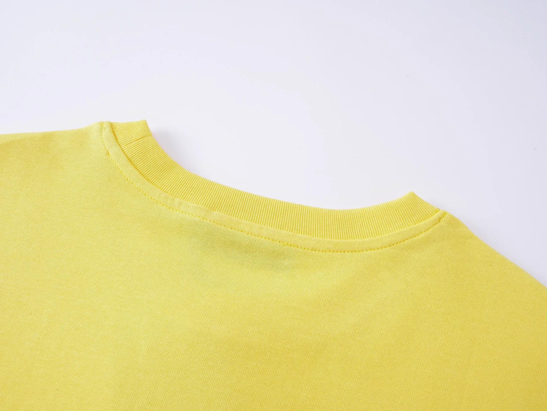 GUCCI 2025年春夏 イエロープリント Tシャツ - 画像 (5)