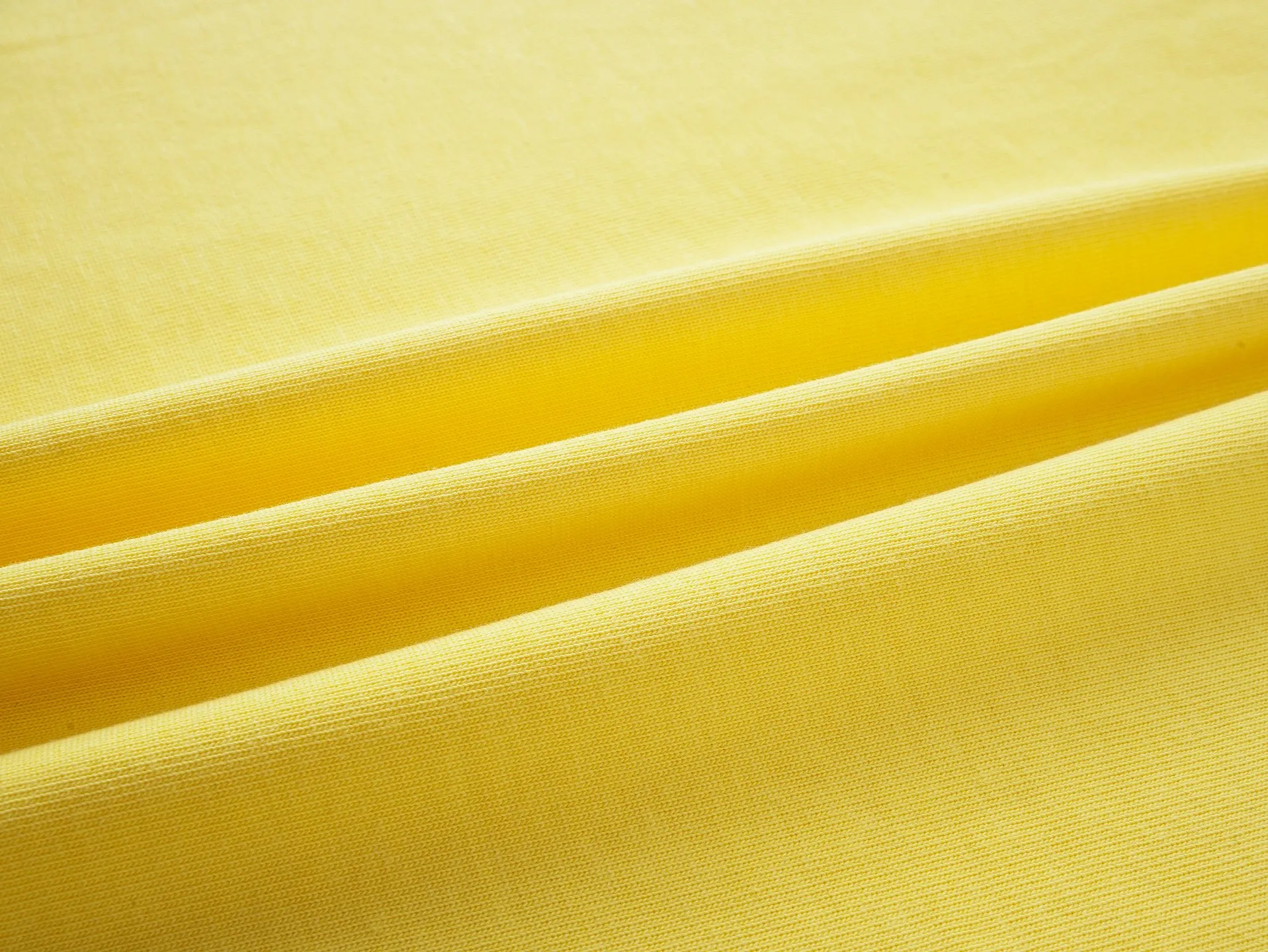 GUCCI 2025年春夏 イエロープリント Tシャツ - 画像 (7)