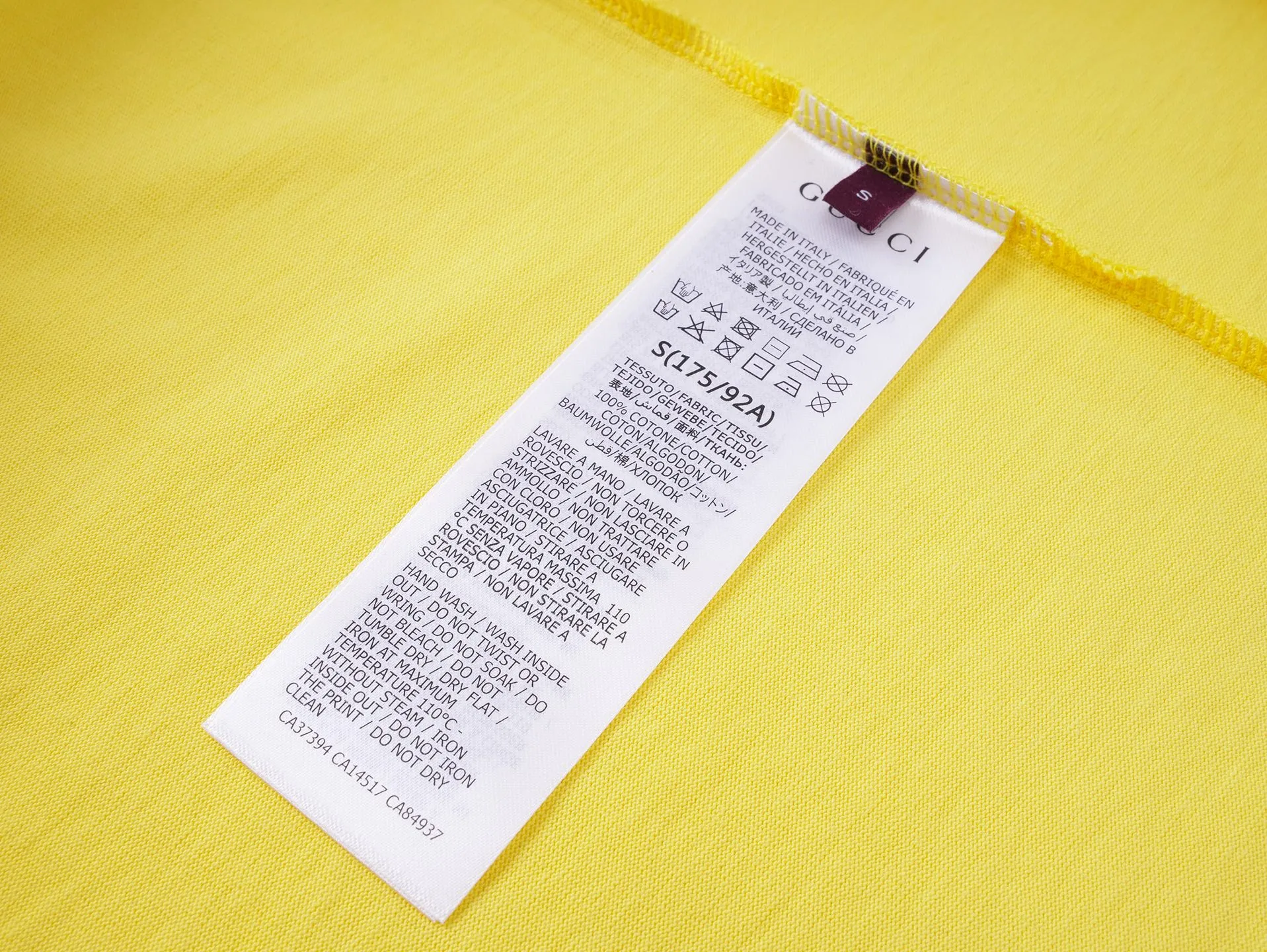 GUCCI 2025年春夏 イエロープリント Tシャツ - 画像 (9)