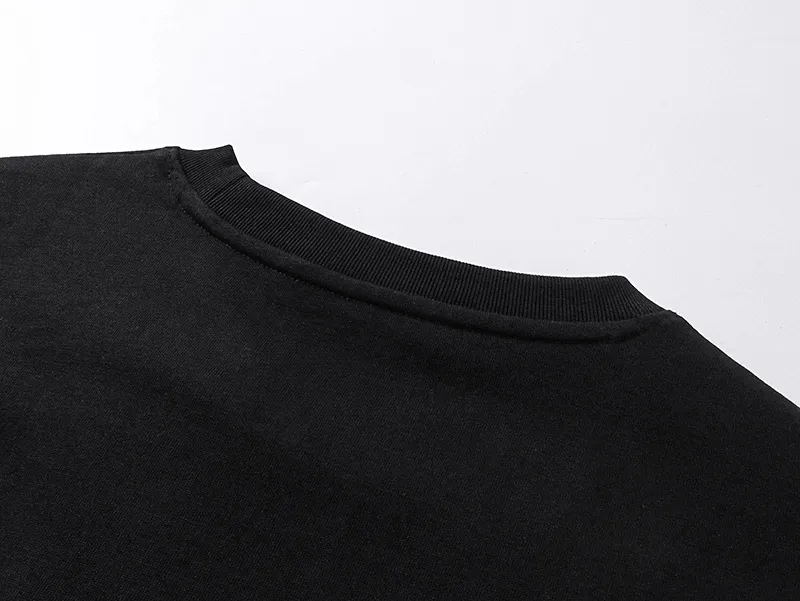 GUCCI 黒 クラシックプリントTシャツ - 画像 (5)