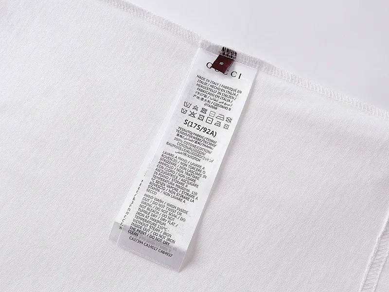 Gucci オフホワイトのストライププリントクルーネック半袖Tシャツ - 画像 (9)