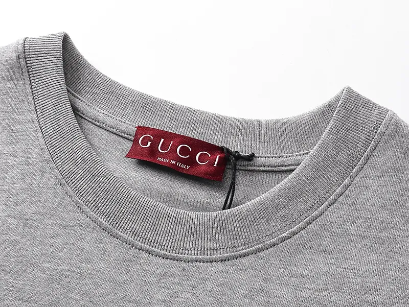 Gucci グレー ロゴプリントTシャツ - 画像 (4)