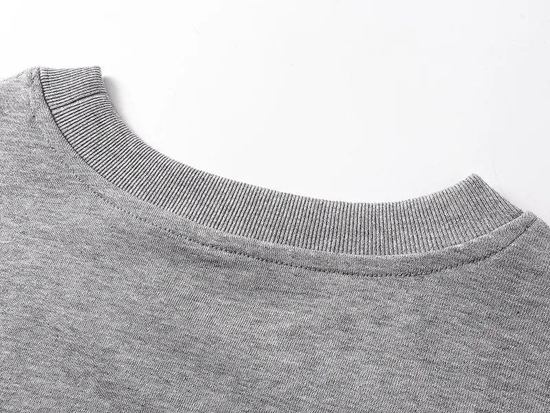 Gucci グレー ロゴプリントTシャツ - 画像 (5)