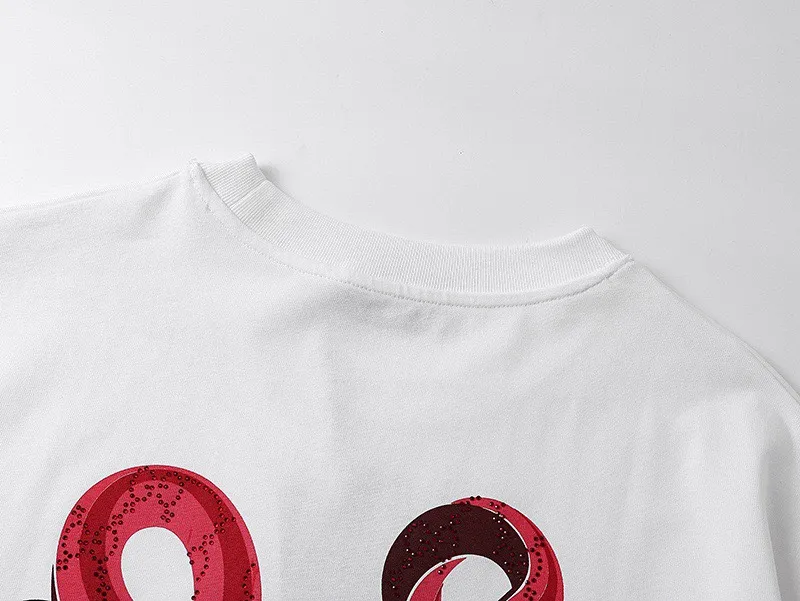 GUCCI 2025年 巳年 限定版 オフホワイト 半袖Tシャツ - 画像 (5)