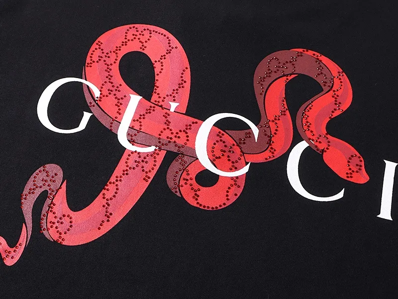 GUCCI 2025年蛇年限定黒Tシャツ - 画像 (5)