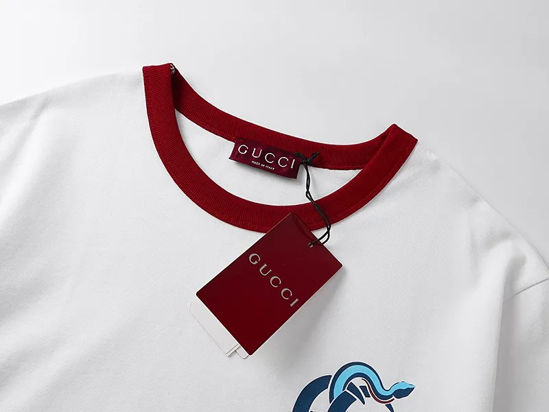 GUCCI 2025年 巳年 限定版 オフホワイト 半袖Tシャツ - 画像 (4)