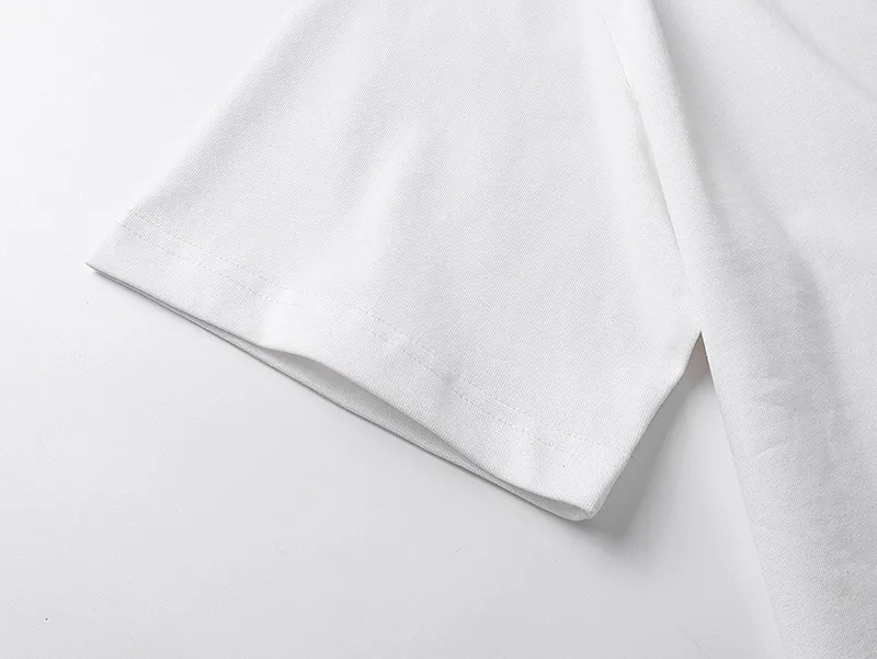 GUCCI 2025年 巳年 限定版 オフホワイト 半袖Tシャツ - 画像 (8)