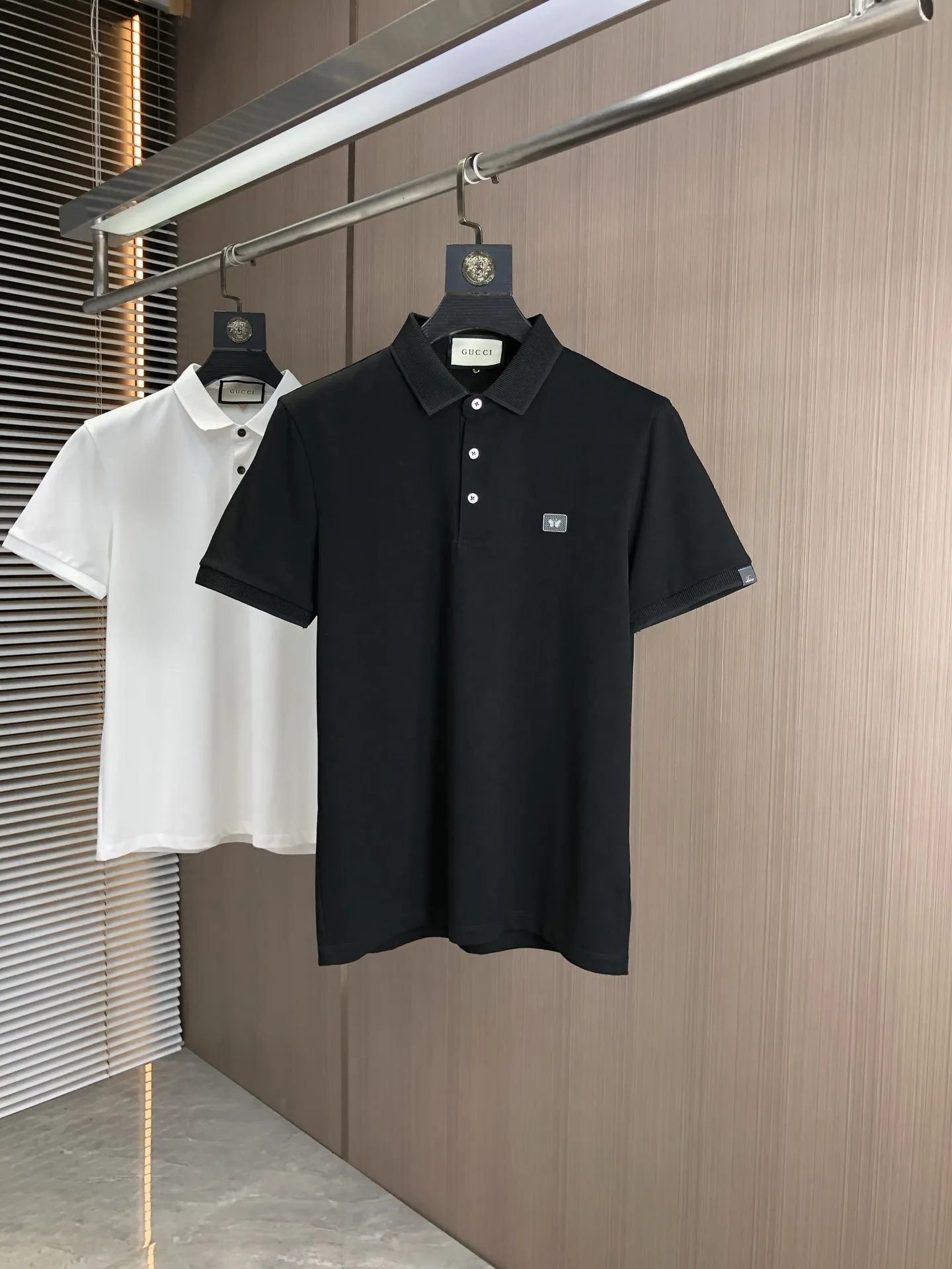 Gucci 2025春夏新款黒ポロシャツ