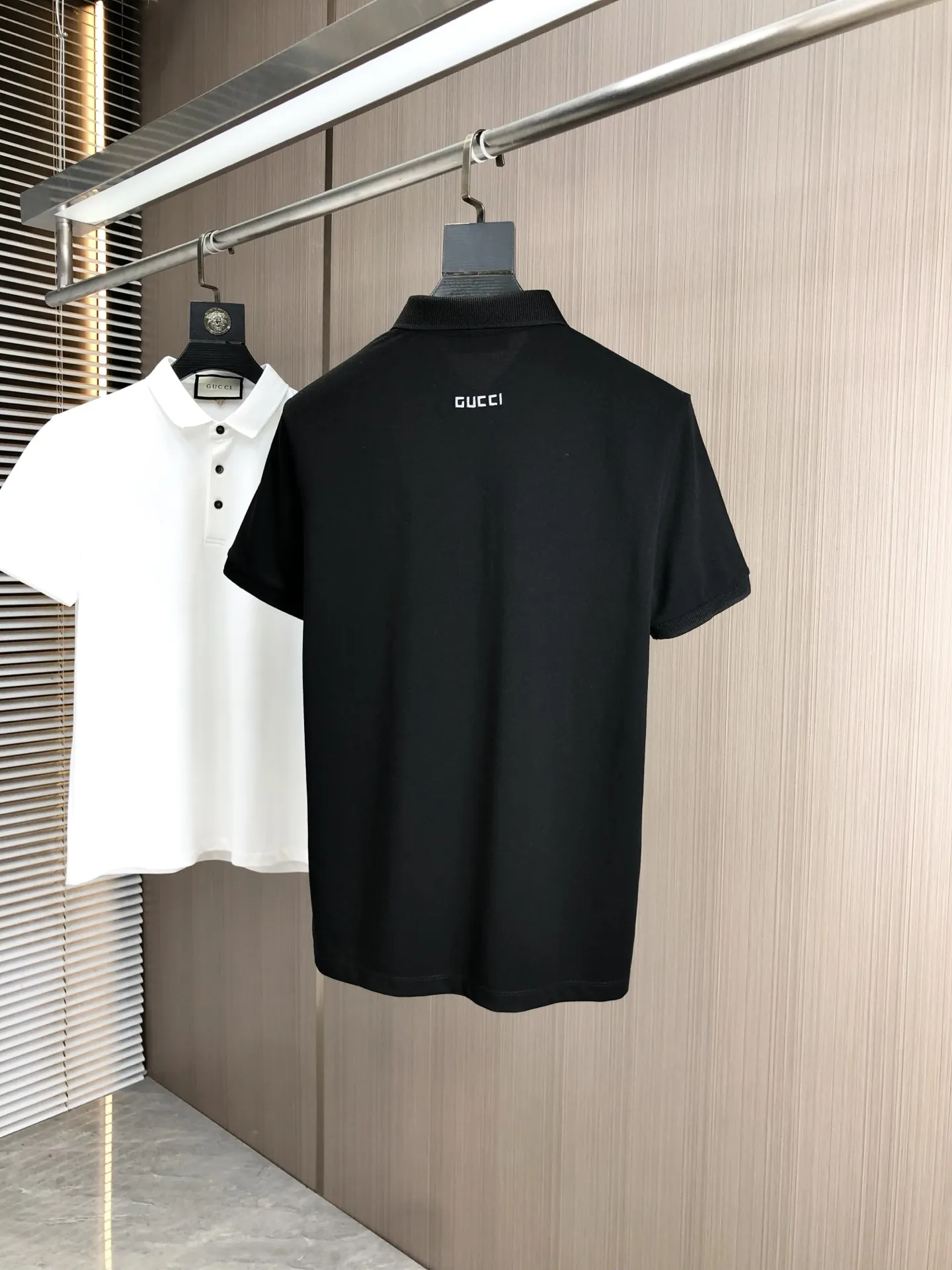 Gucci 2025春夏新款黒ポロシャツ - 画像 (3)