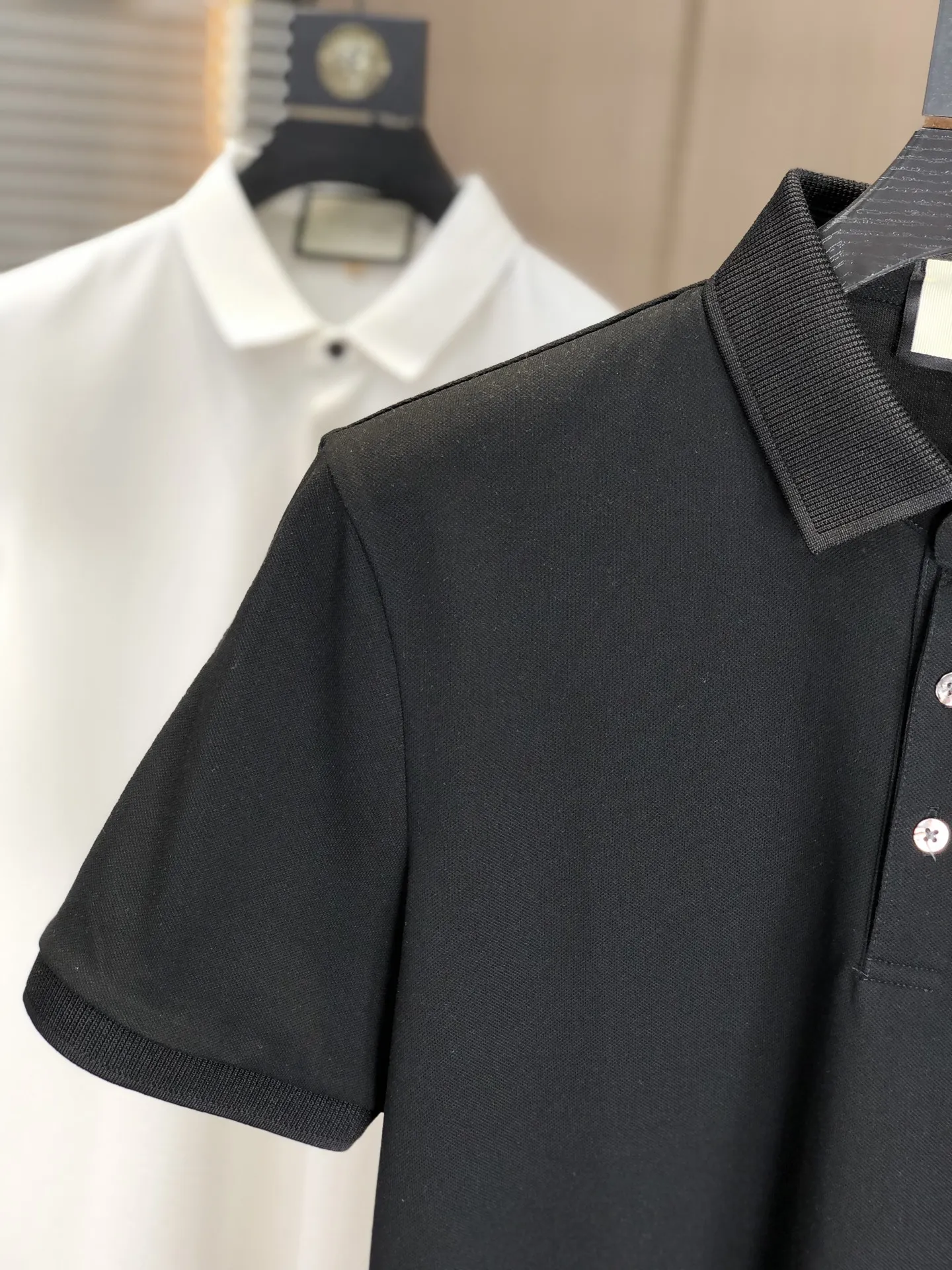 Gucci 2025春夏新款黒ポロシャツ - 画像 (5)