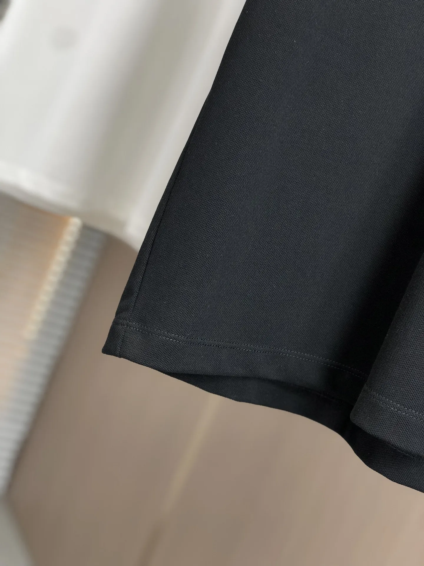 Gucci 2025春夏新款黒ポロシャツ - 画像 (6)