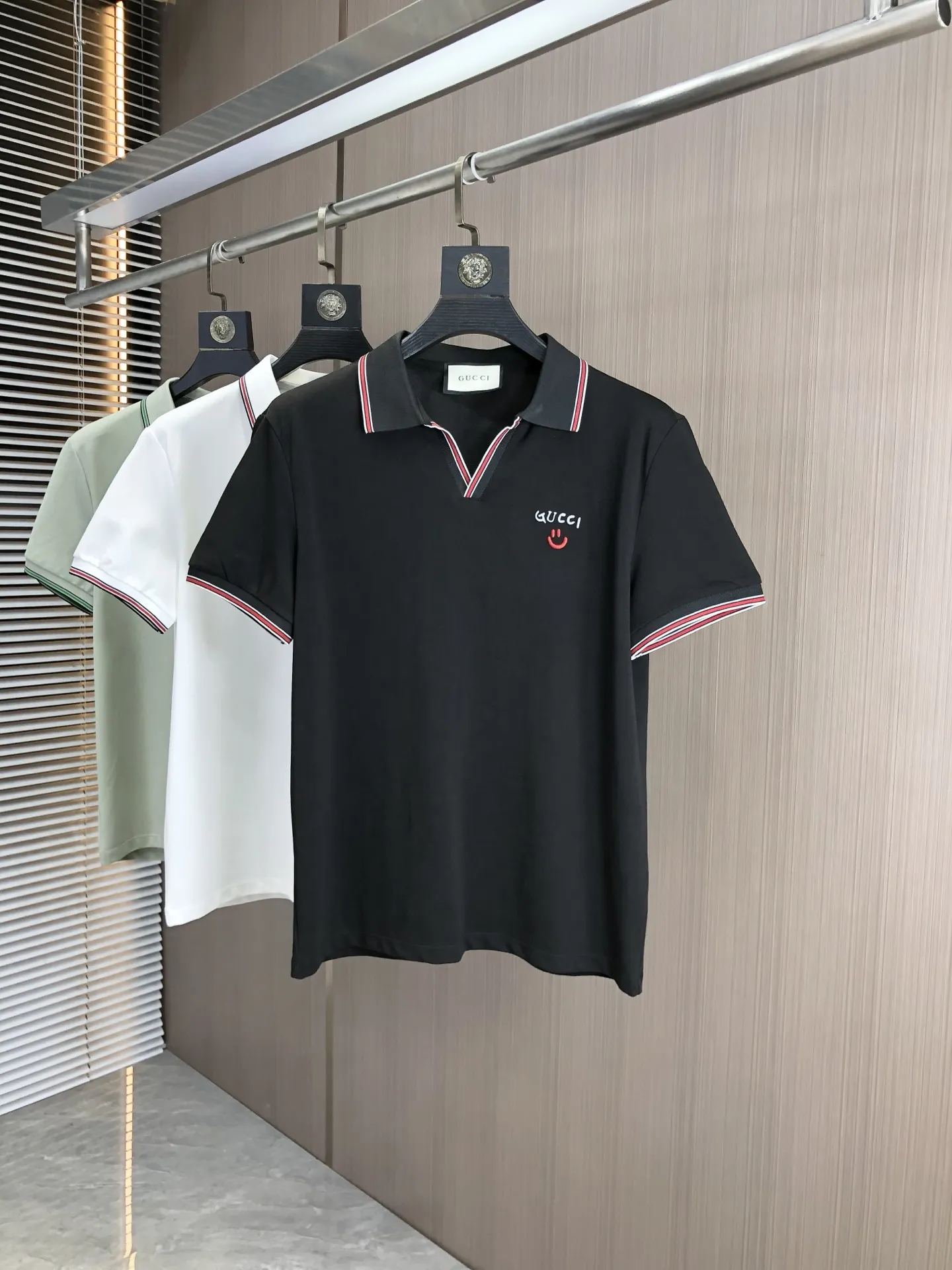 Gucci 2025春夏新款黒ポロシャツ