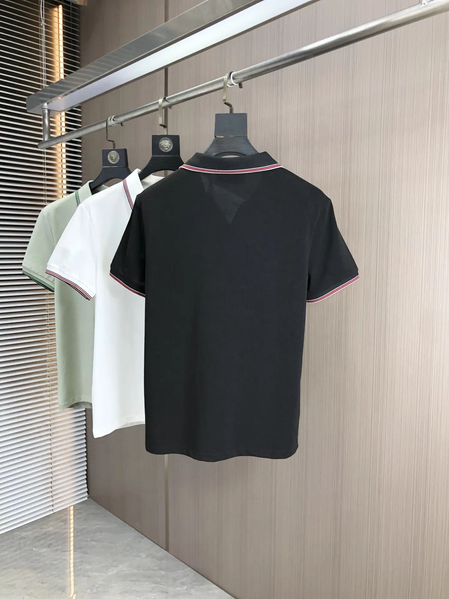 Gucci 2025春夏新款黒ポロシャツ - 画像 (3)