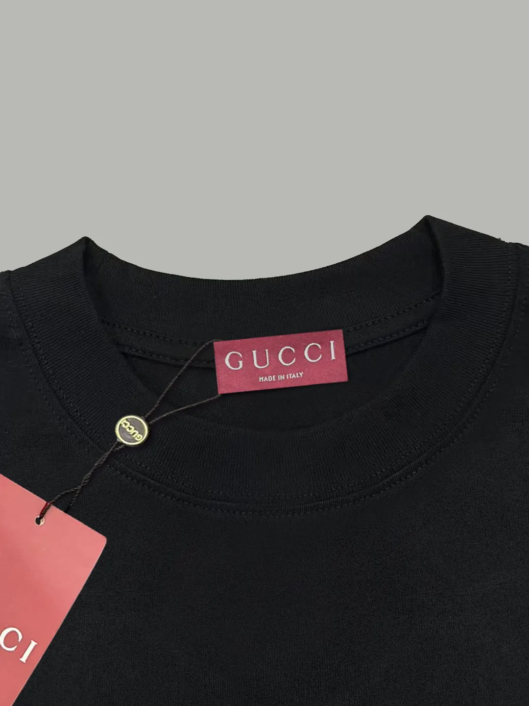 Gucci 黒色 クラシックロゴTシャツ - 画像 (4)