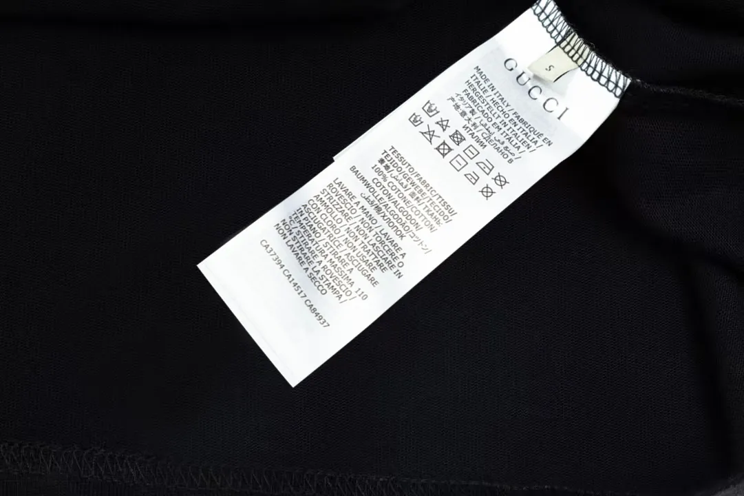 Gucci 黒色 クラシックロゴTシャツ - 画像 (9)