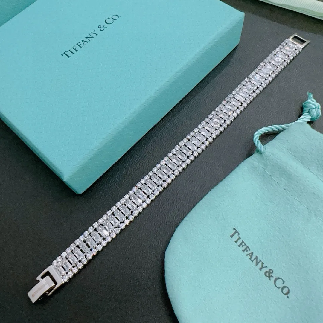 TIFFANY & CO 新作黒ブレスレット豚の鼻デザイン - 画像 (3)