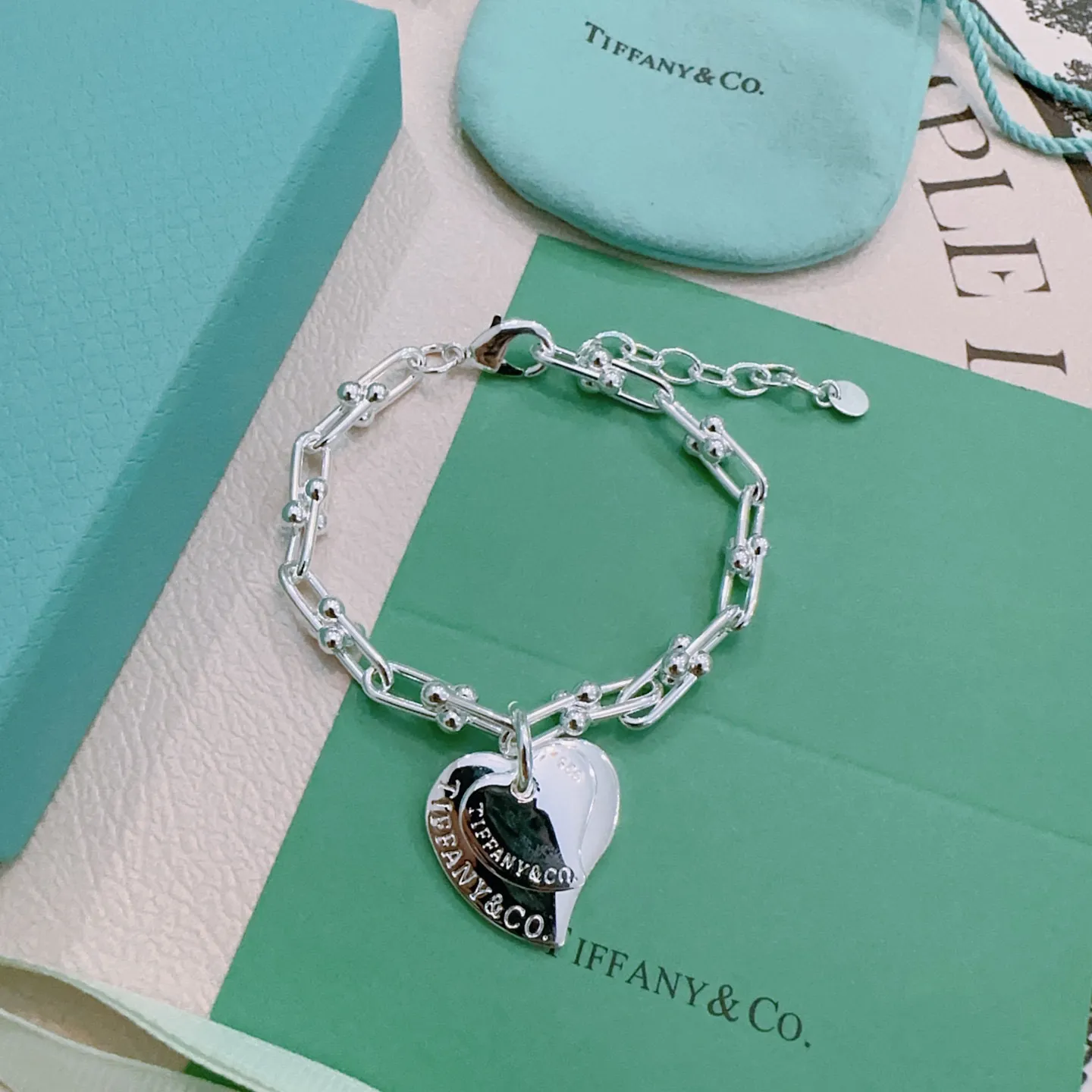 TIFFANY&CO新作黒ブレスレット豚の鼻スタイル - 画像 (9)