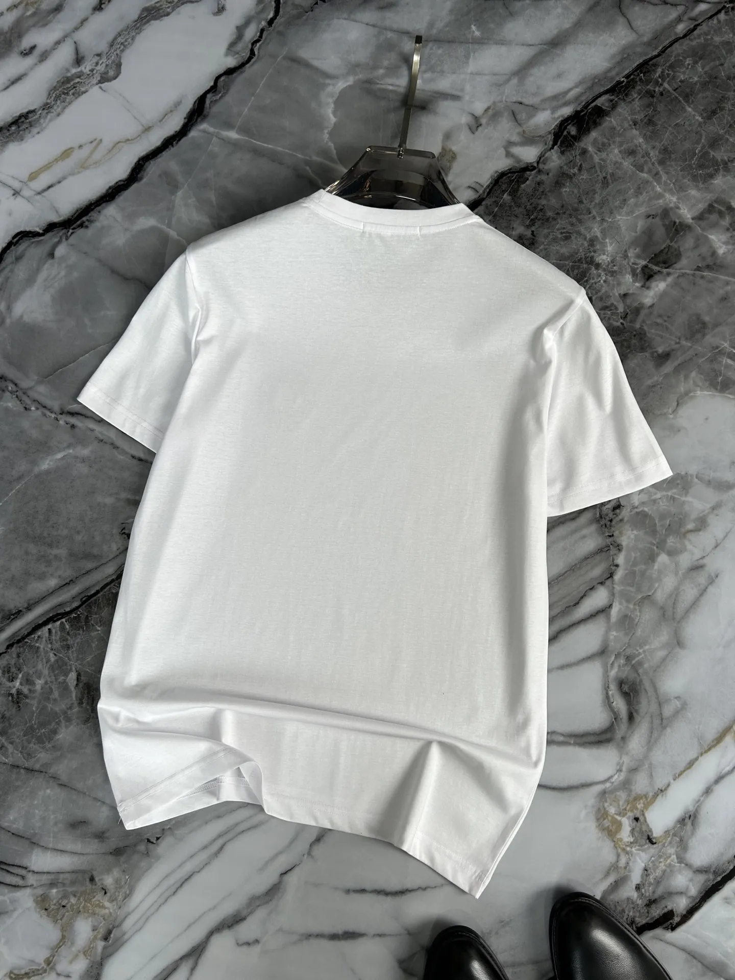 GUCCI 2025春夏 白黒Tシャツ - 画像 (5)