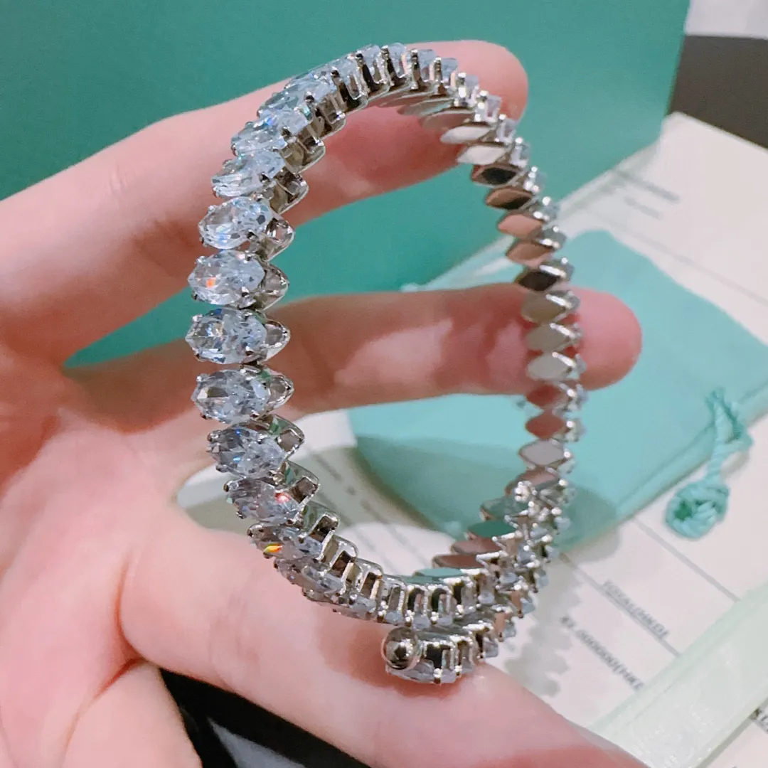 TIFFANY & Co 新作黒ブレスレット豚の鼻デザイン - 画像 (4)