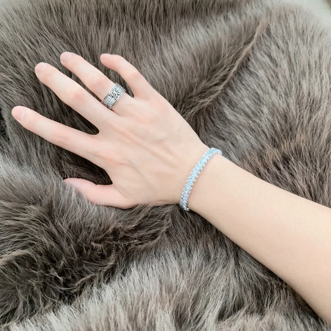 TIFFANY & Co 新作黒ブレスレット豚の鼻デザイン - 画像 (5)