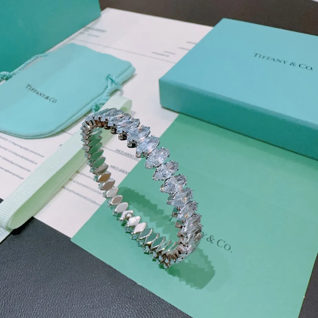 TIFFANY & Co 新作黒ブレスレット豚の鼻デザイン - 画像 (6)