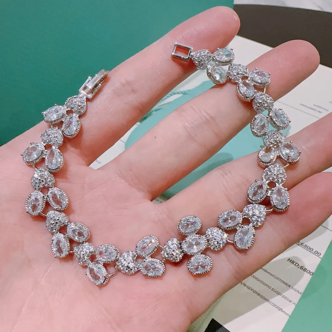 TIFFANY & CO 新作黒ブレスレット豚の鼻デザイン - 画像 (4)