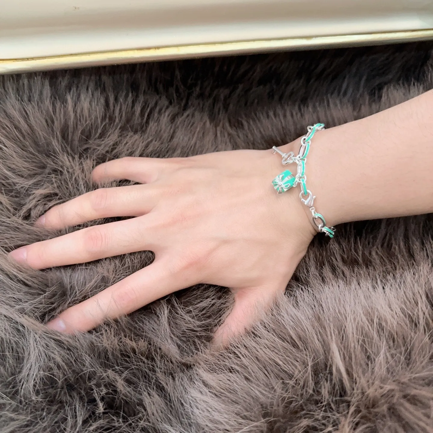 TIFFANY&CO新作黒ブレスレット鍵付きスタイル - 画像 (8)