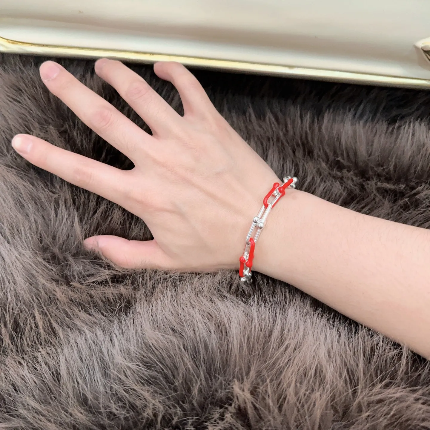 TIFFANY&CO新作黒ブレスレット豚の鼻スタイル - 画像 (10)