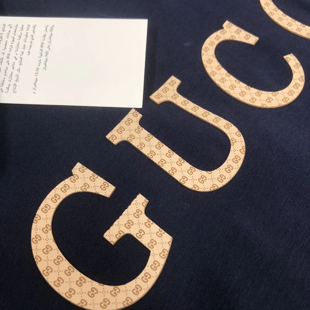 GUCCI 2025春夏新款Tシャツ 黒色 シンプルデザイン - 画像 (7)