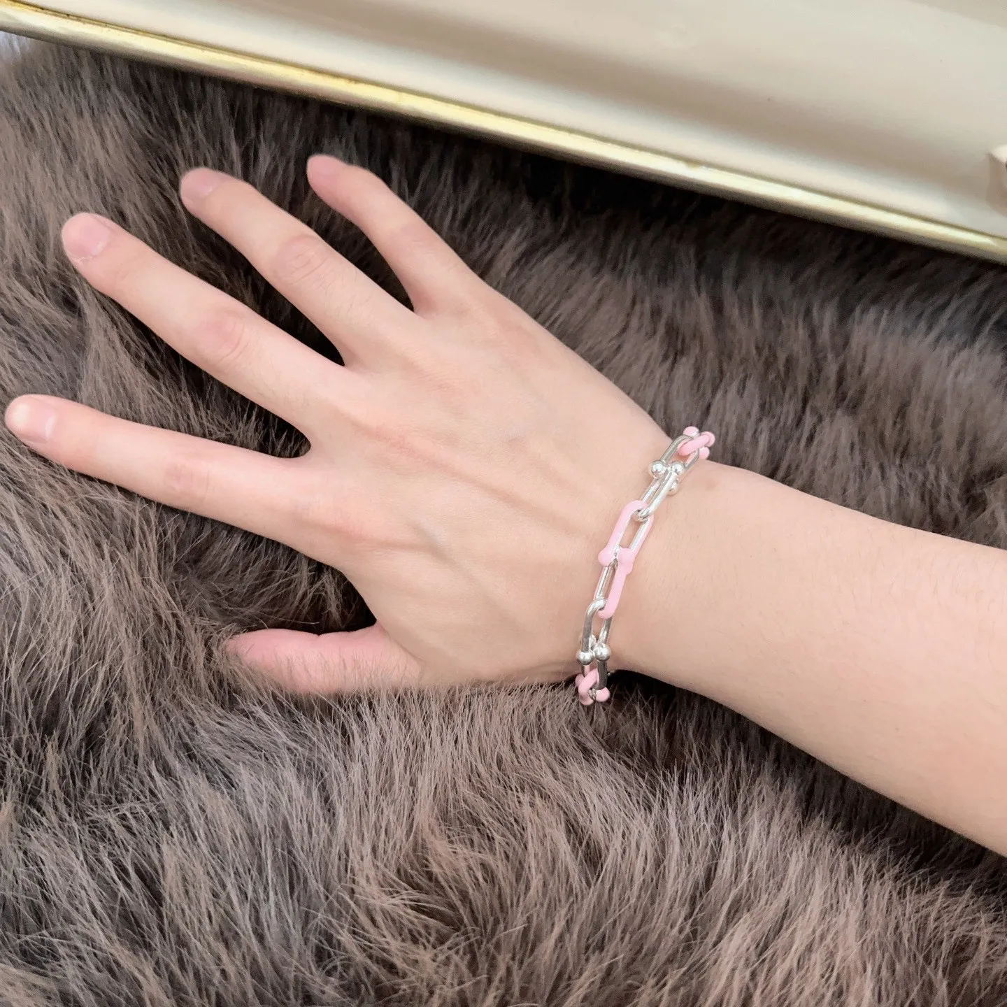 TIFFANY&CO新作黒ブレスレット豚の鼻スタイル - 画像 (10)