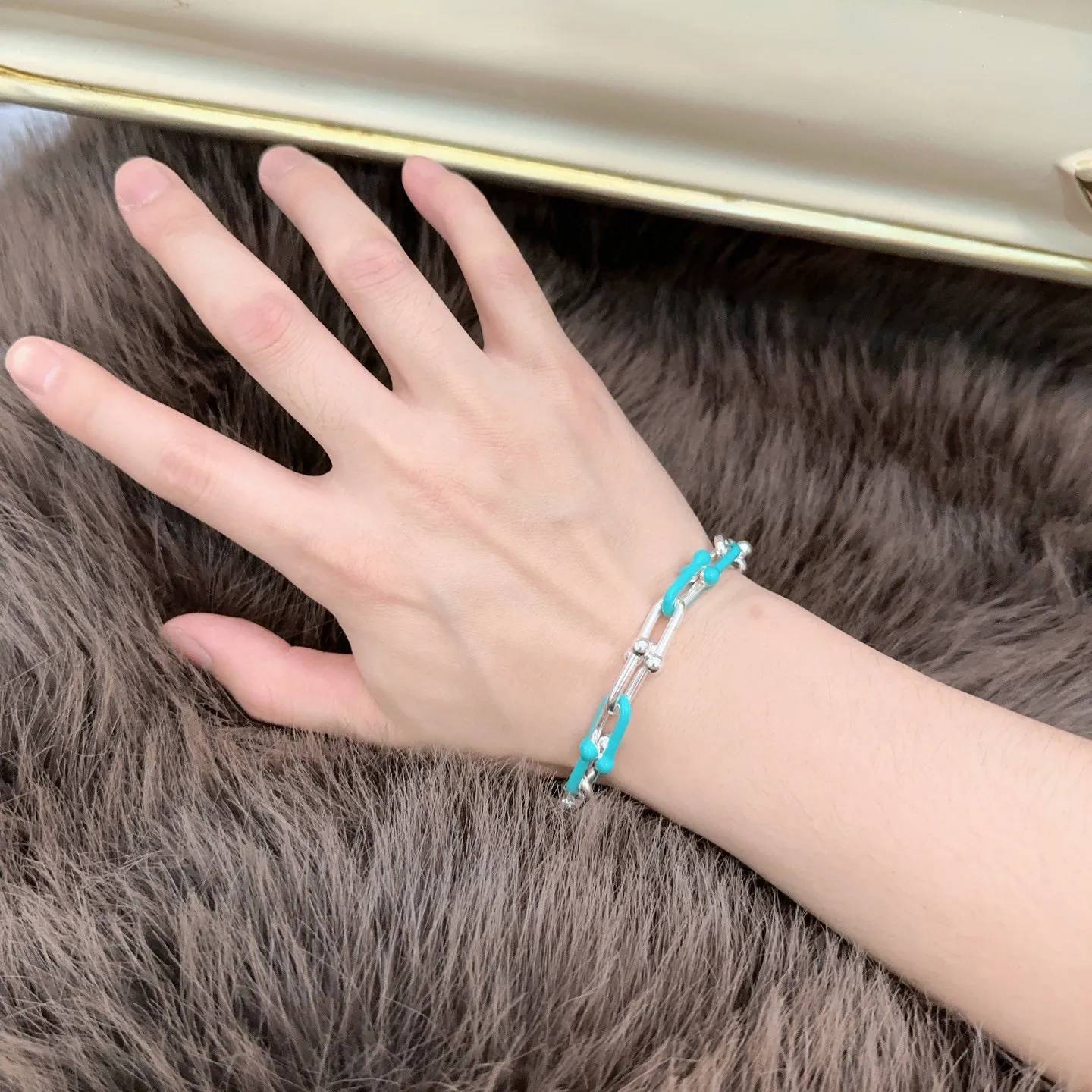 TIFFANY&CO新作黒ブレスレット豚の鼻スタイル - 画像 (5)