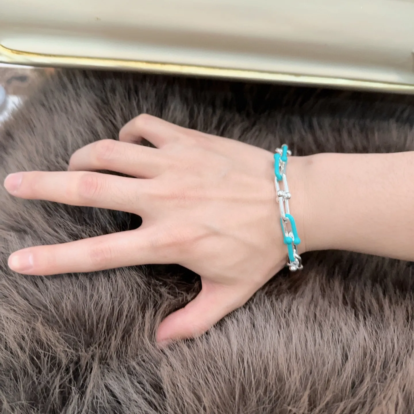 TIFFANY&CO新作黒ブレスレット豚の鼻スタイル - 画像 (8)