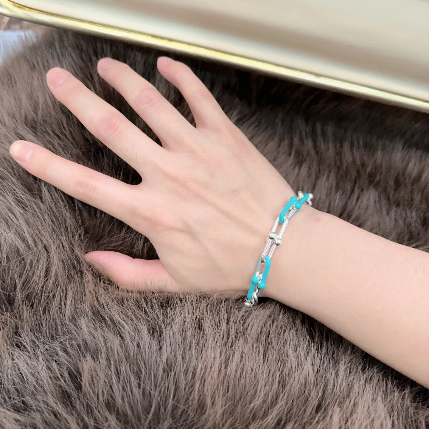 TIFFANY&CO新作黒ブレスレット豚の鼻スタイル - 画像 (10)