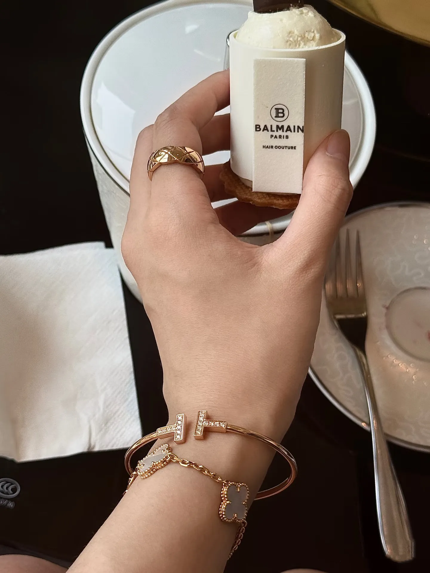 Tiffany&Co. 新作ローズゴールドTブレスレット - 画像 (7)