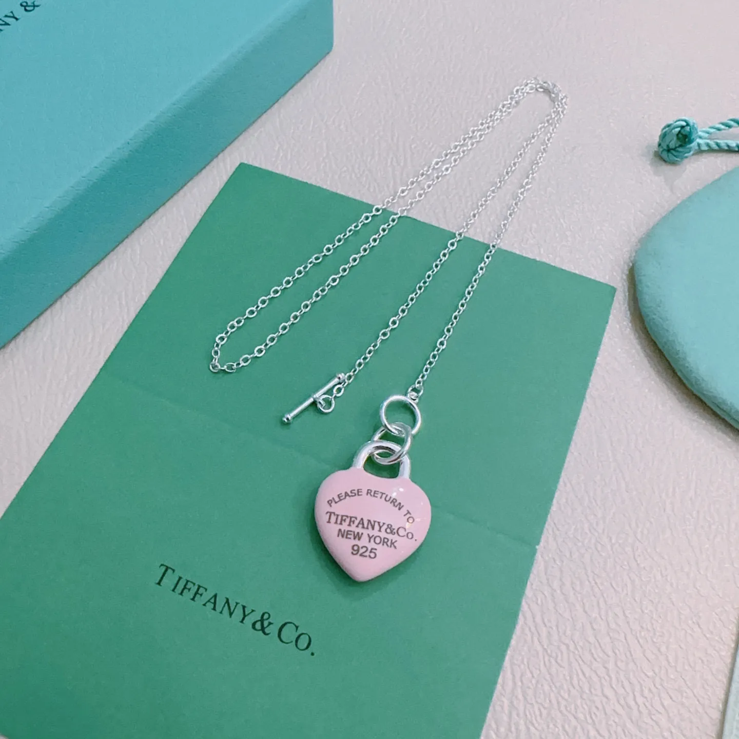 TIFFANY&CO新作黒ブレスレット豚の鼻スタイル - 画像 (4)