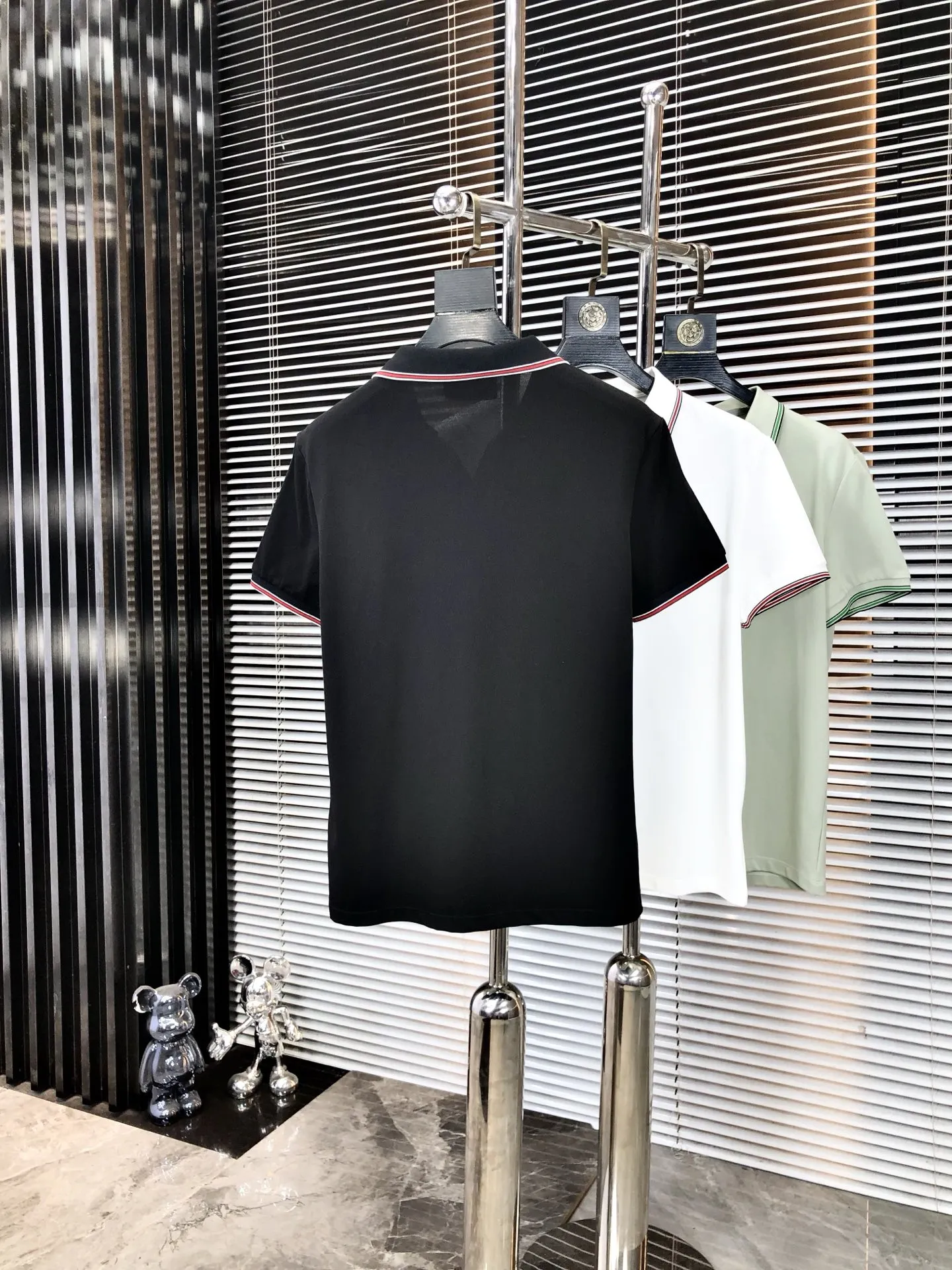 Gucci 2025春夏新款黒ポロシャツ - 画像 (3)