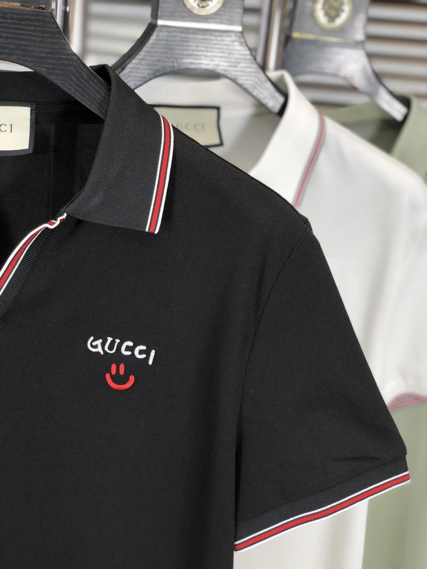 Gucci 2025春夏新款黒ポロシャツ - 画像 (5)