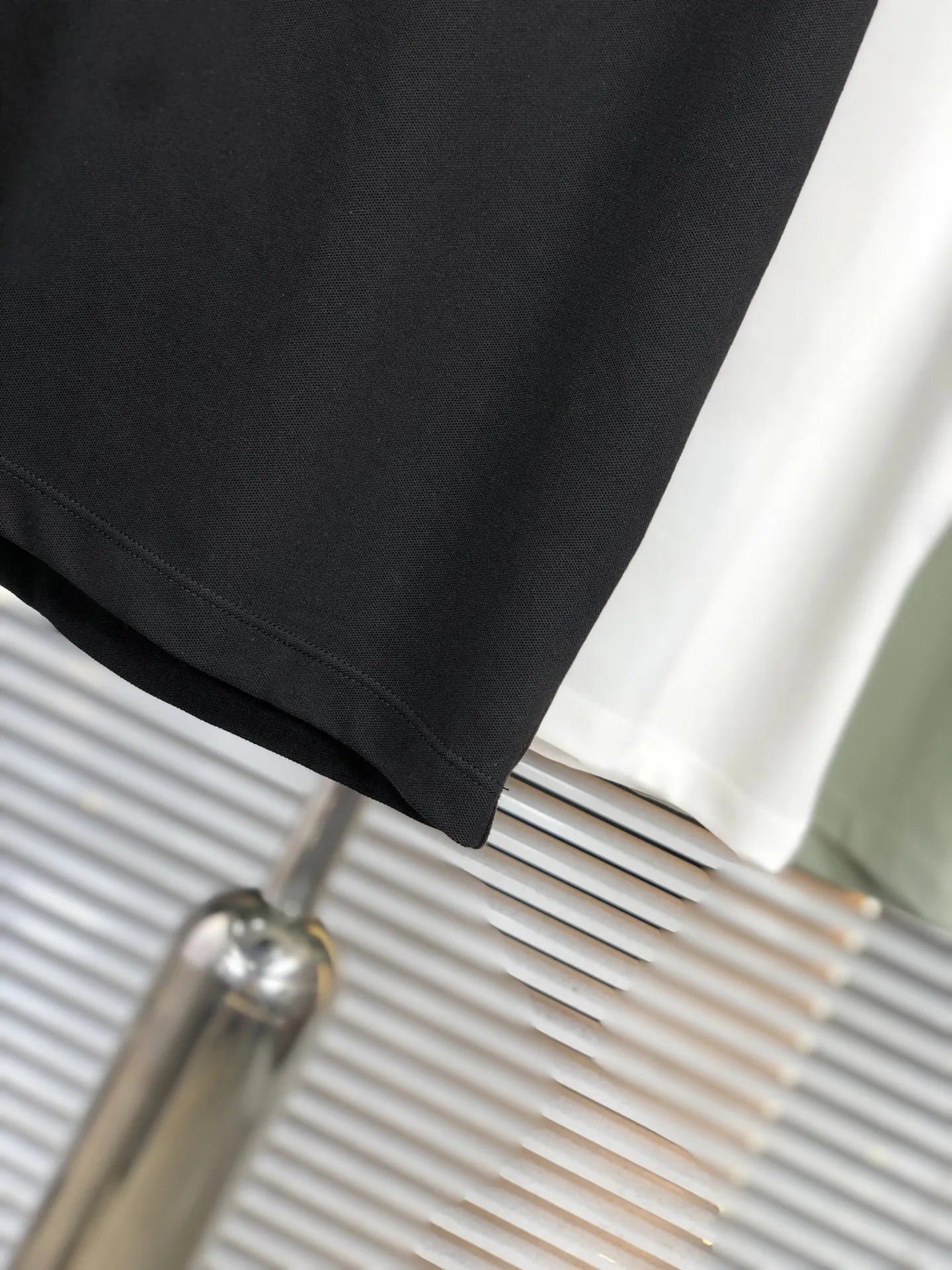 Gucci 2025春夏新款黒ポロシャツ - 画像 (6)