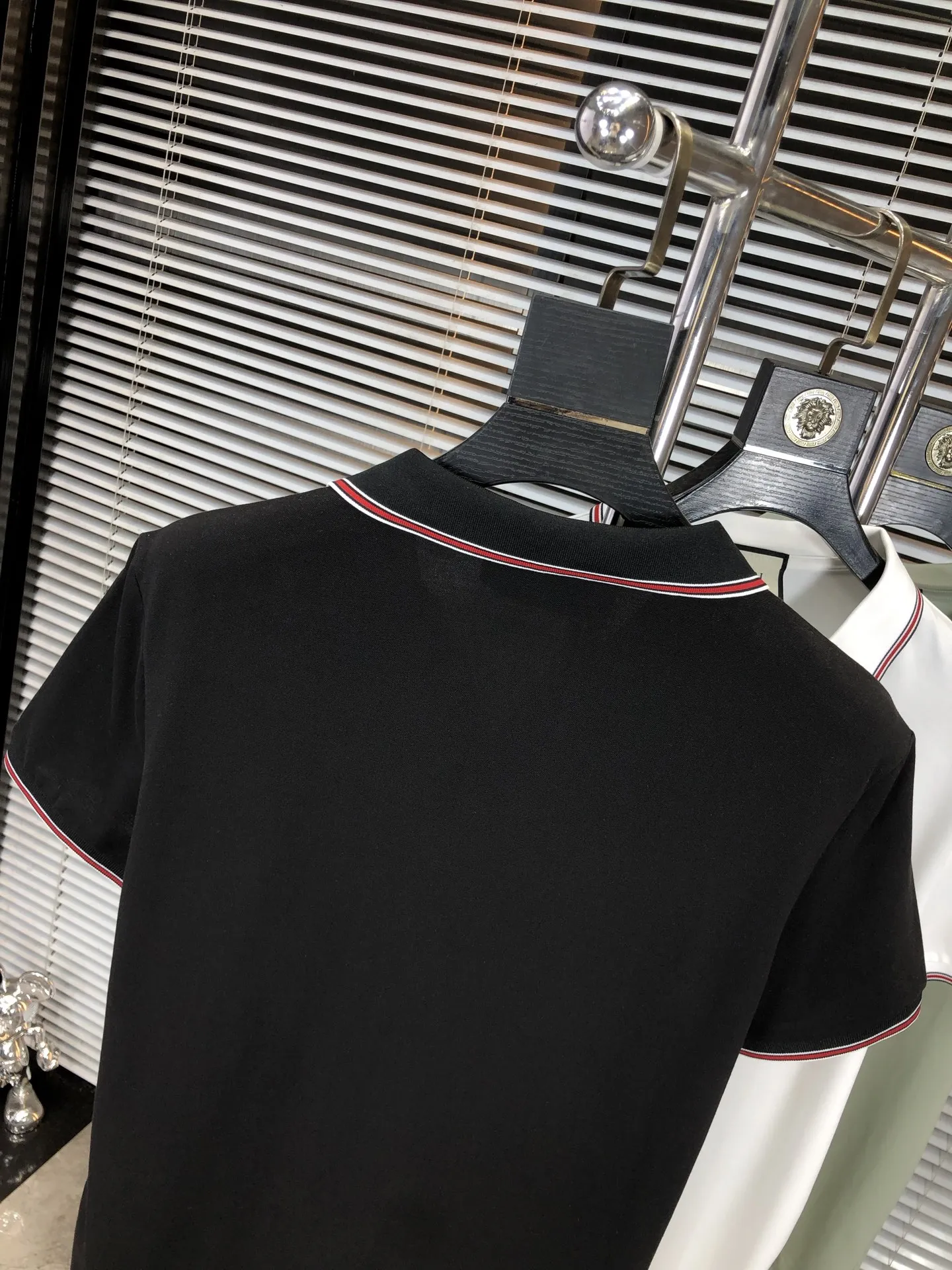 Gucci 2025春夏新款黒ポロシャツ - 画像 (10)