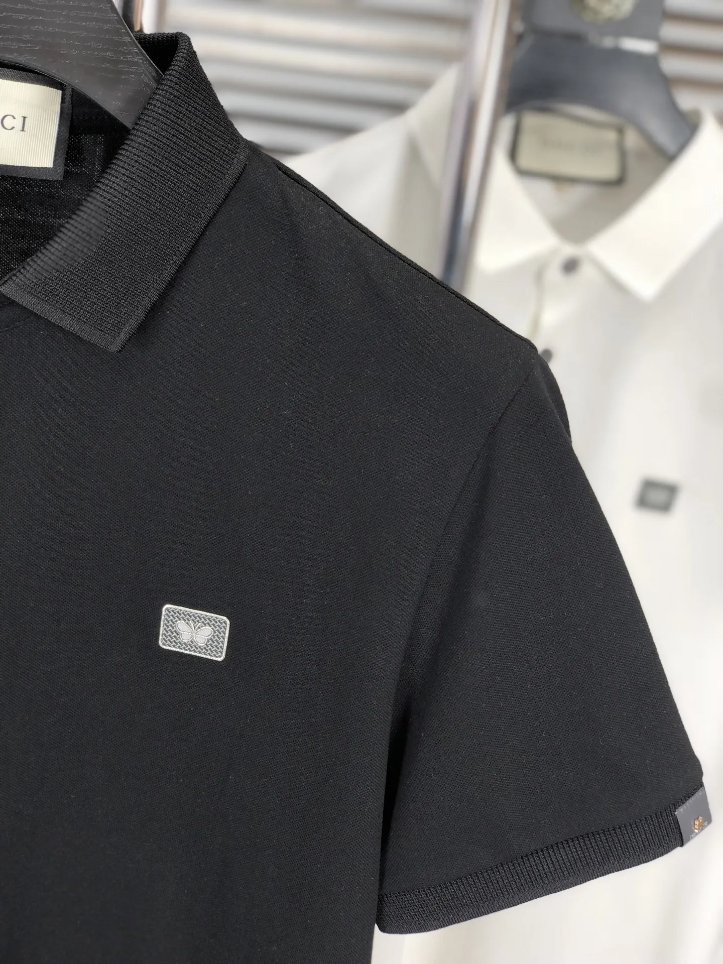 Gucci 2025春夏新作黒ポロシャツ - 画像 (5)