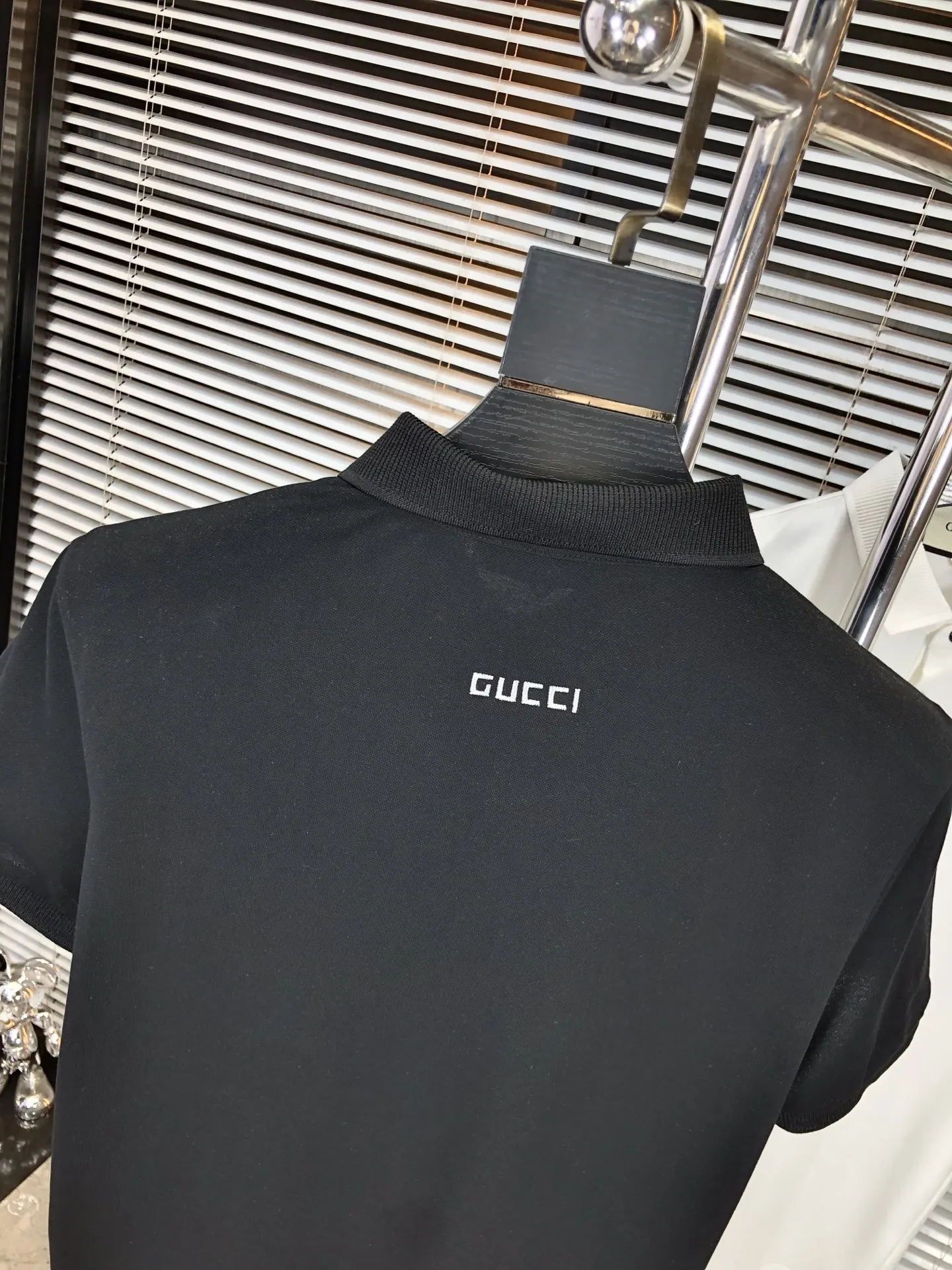 Gucci 2025春夏新作黒ポロシャツ - 画像 (10)