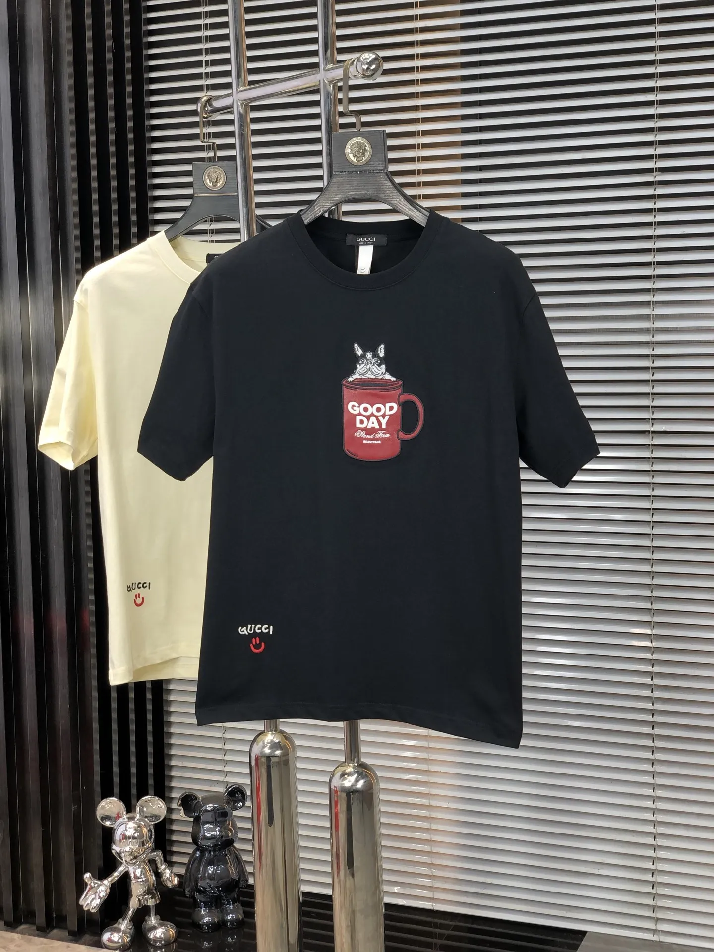 Gucci 黒 ラウンドネックTシャツ