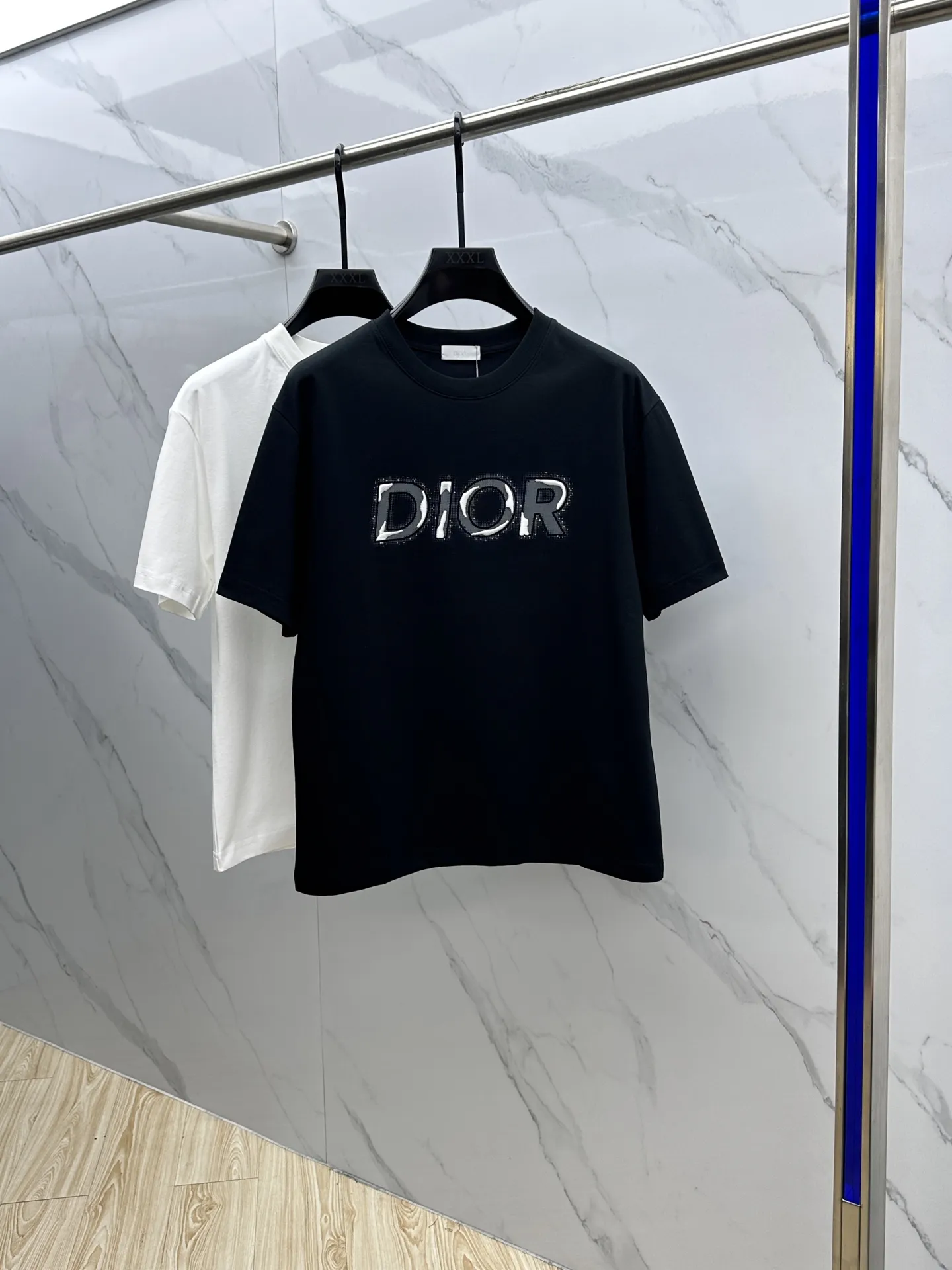 Christian Dior 黒 ロゴ刺繍Tシャツ