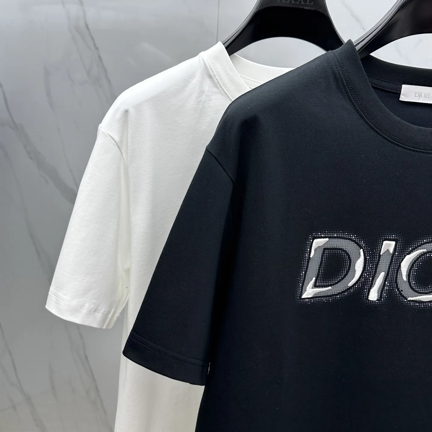 Christian Dior 黒 ロゴ刺繍Tシャツ - 画像 (4)